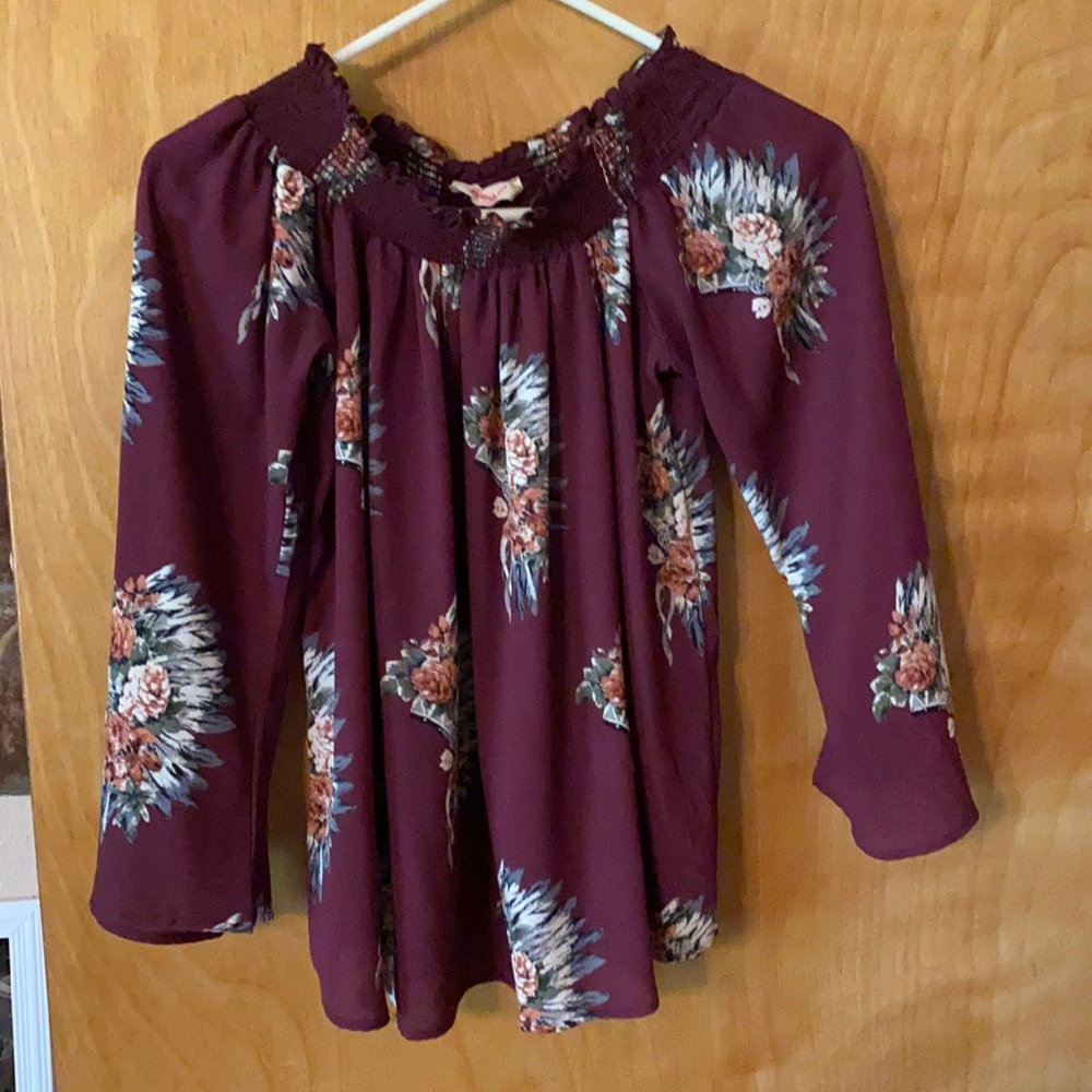 Silky skull off shoulder shirt